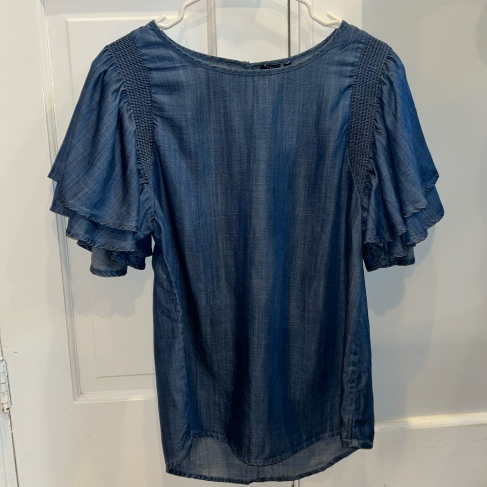 💙Kaari blue - Chambray/Denim Ruffle Sleeve Top💙